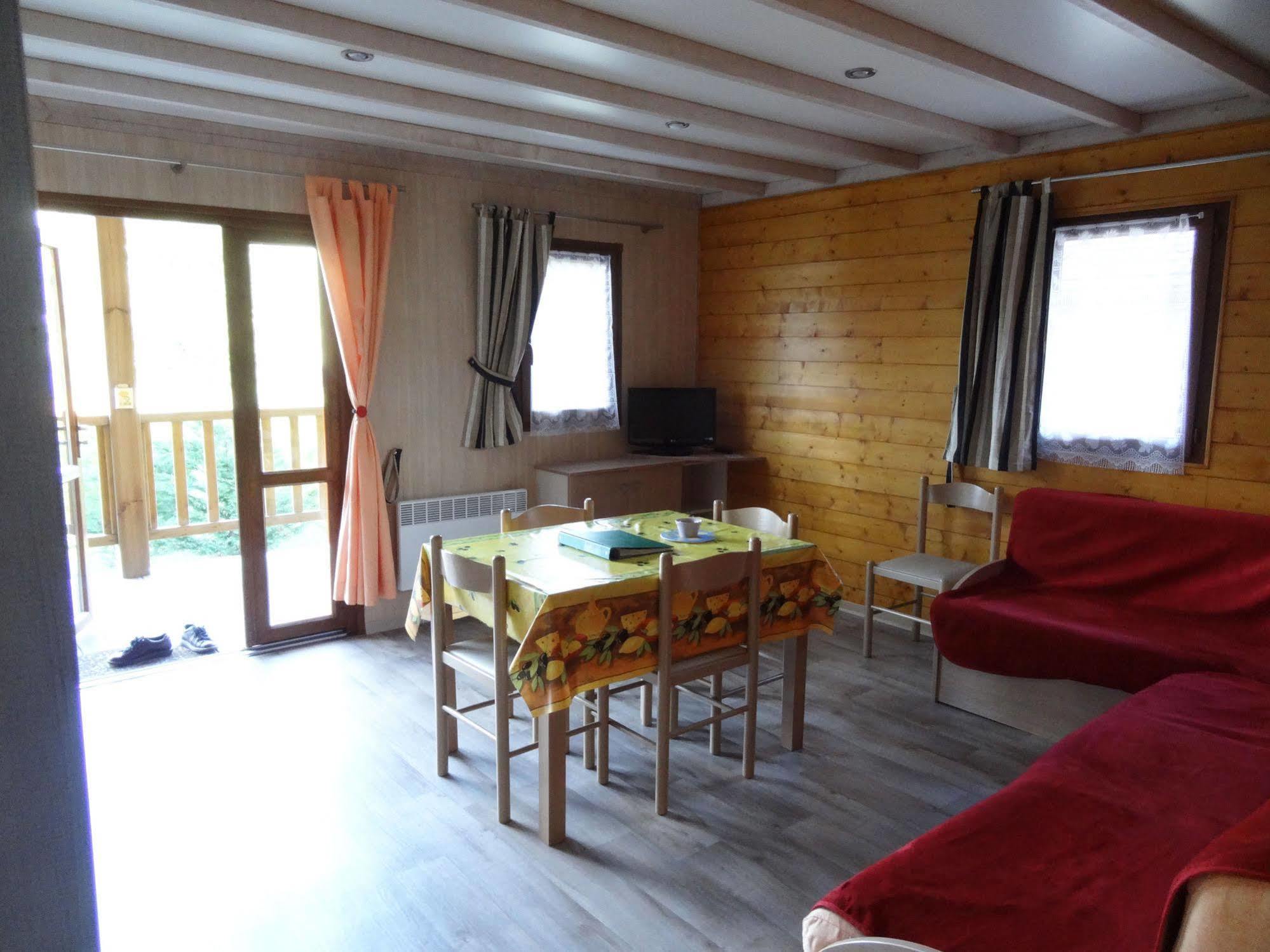 Chalets Du Lac Arcizans-Avant Екстер'єр фото
