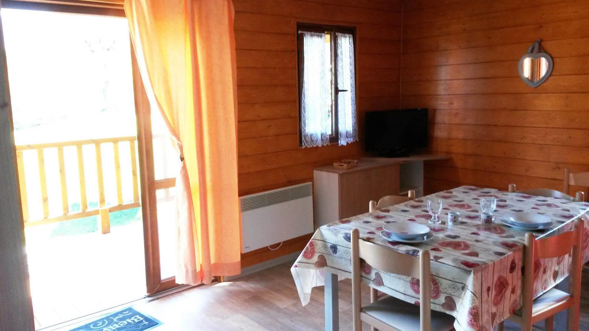 Chalets Du Lac Arcizans-Avant Екстер'єр фото